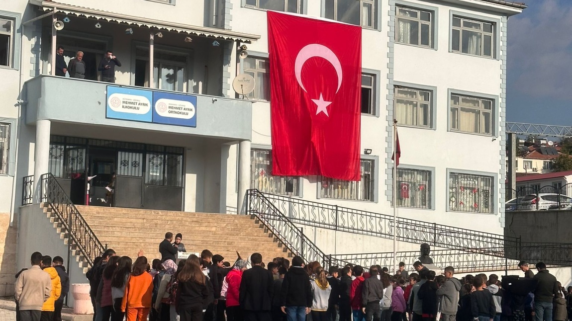 Okulumuzda Atatürk Haftasında 10 Kasım Atatürk'ü Anma Günü düzenlendi.